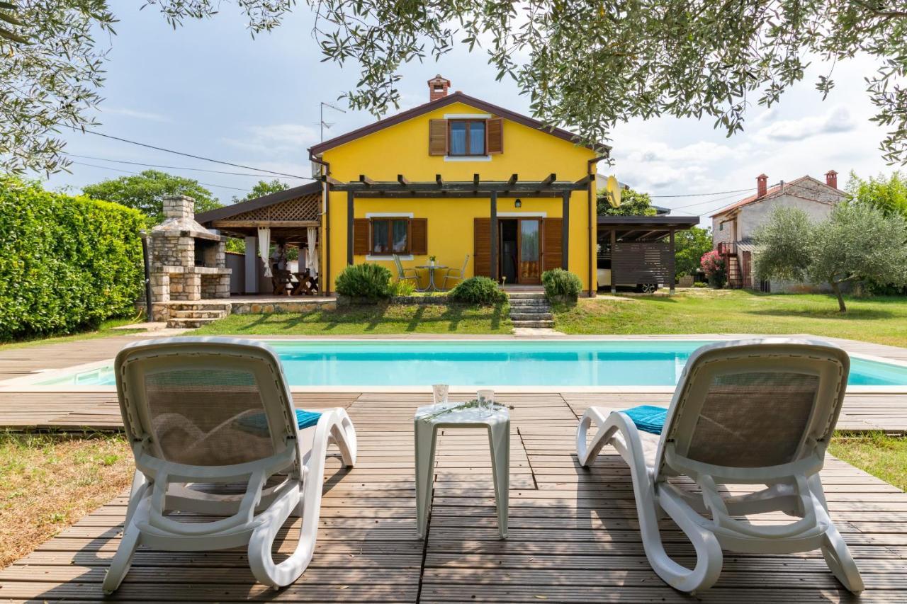 Villa Nada Buje Exterior foto