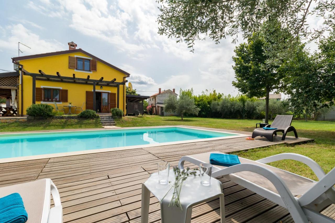 Villa Nada Buje Exterior foto