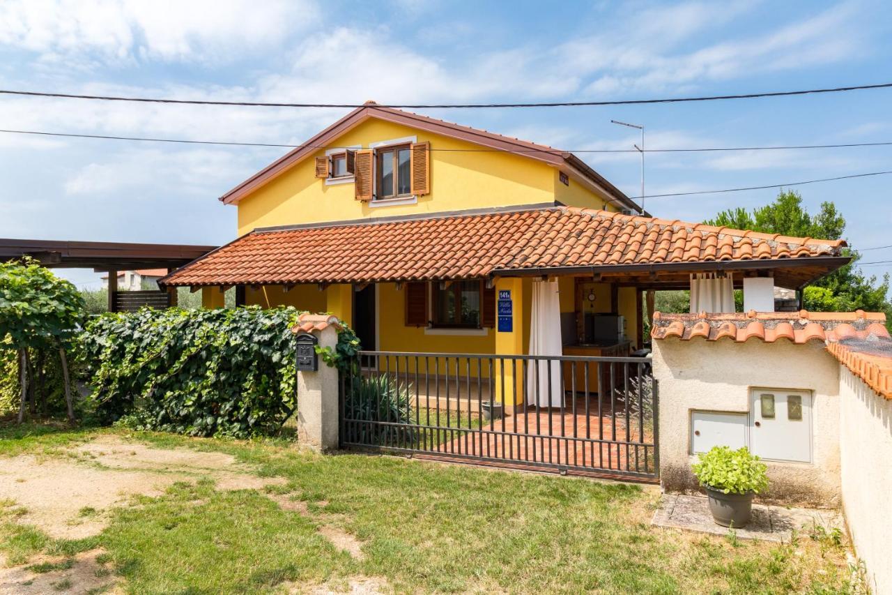 Villa Nada Buje Exterior foto